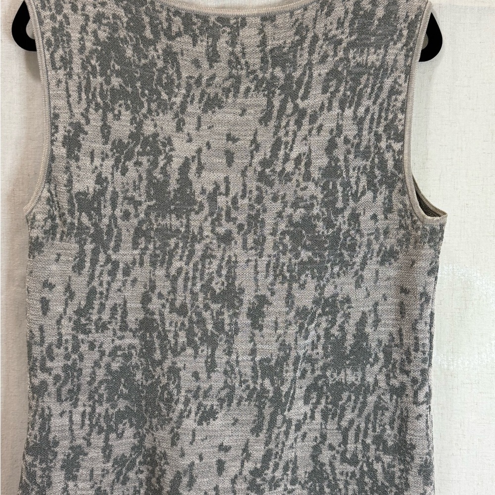 Jones New York Collection Gray Knit Two Piece Skirt Set Size Top L and Bottom M - Picture 6 of 14